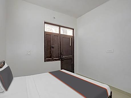 SPOT ON Mt White House