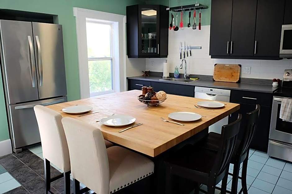 Comfy Apt, Top Floor, Excellent Kitchen