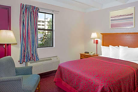 1 Double Bed, Mobility Accessible Room, Bathtub w/Grab Bars, Non-Smoking