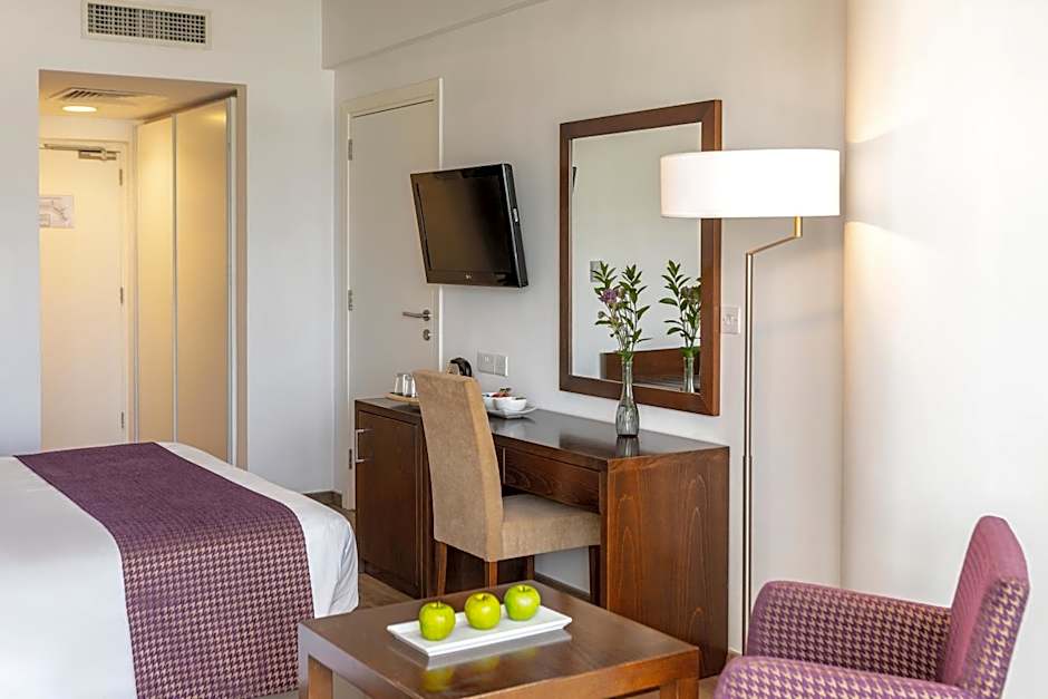 Crystal Springs Beach Hotel