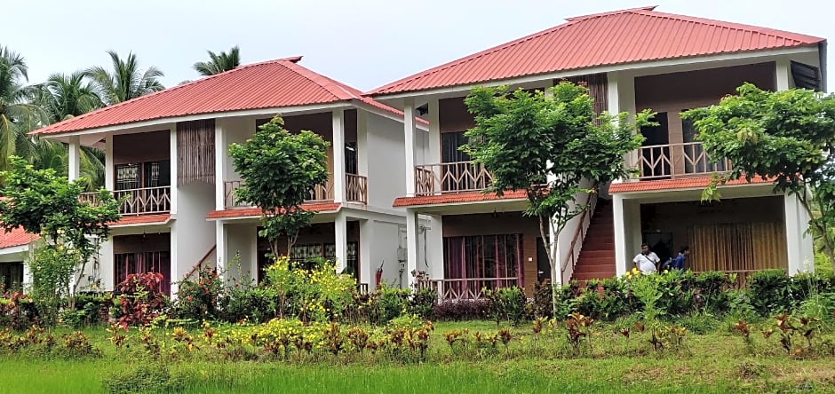 Hotel Exotica Squares