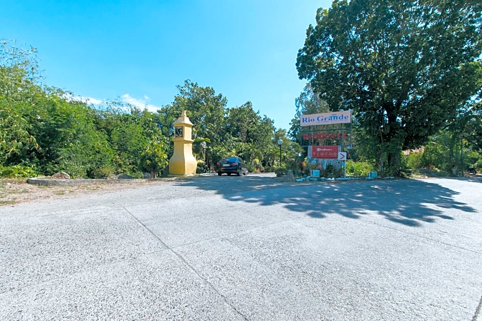 RedDoorz Plus @ Rio Grande de Laoag Resort Hotel Ilocos Norte