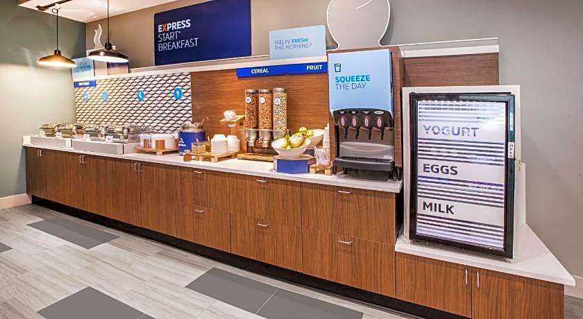 Holiday Inn Express Hotel &amp; Suites Saginaw By IHG