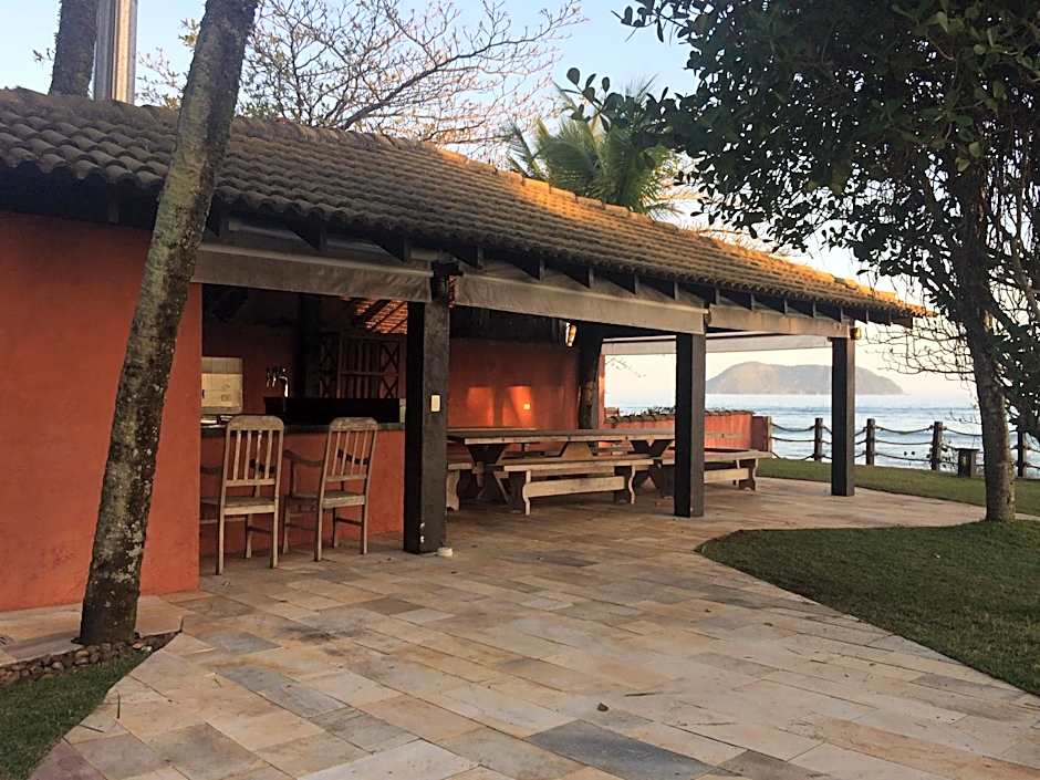 Juquehy - Condomínio de Frente para o Mar - Piscina Aquecida - Quadra de Tenis