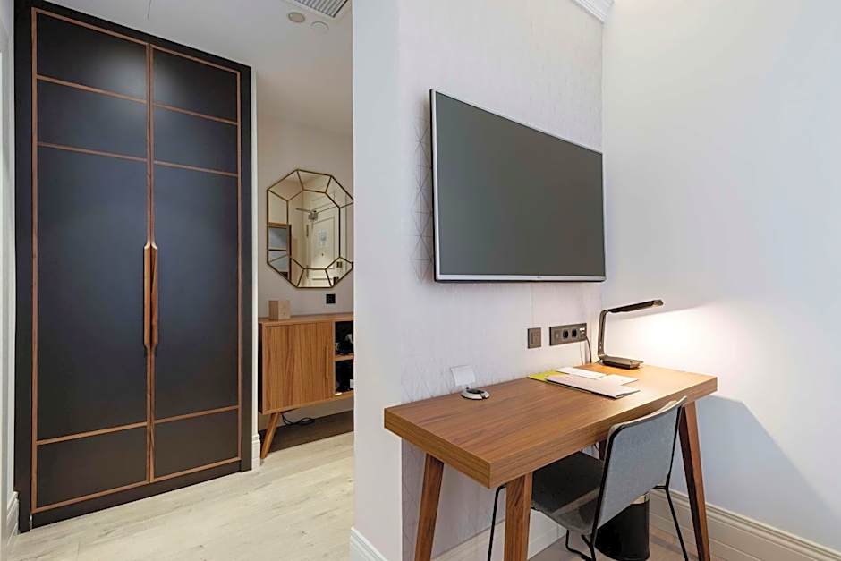 DoubleTree by Hilton Madrid - Prado