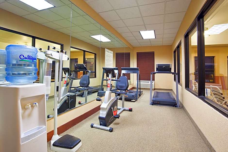 Holiday Inn Express Hotel & Suites Cleveland-Streetsboro By IHG