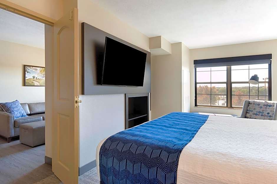 Clubhouse Hotel and Suites - Sioux Falls