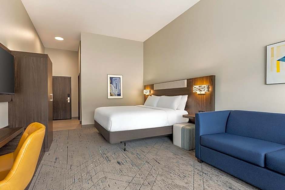 Holiday Inn Express & Suites Rhinelander By IHG