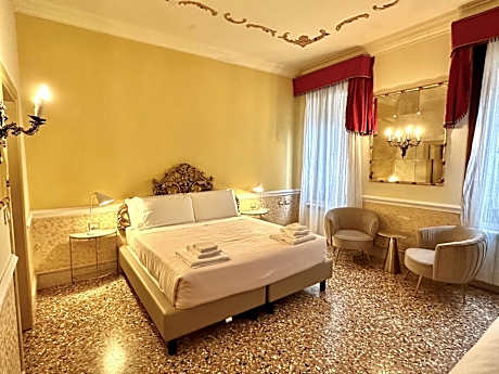 Casa Alla Fenice