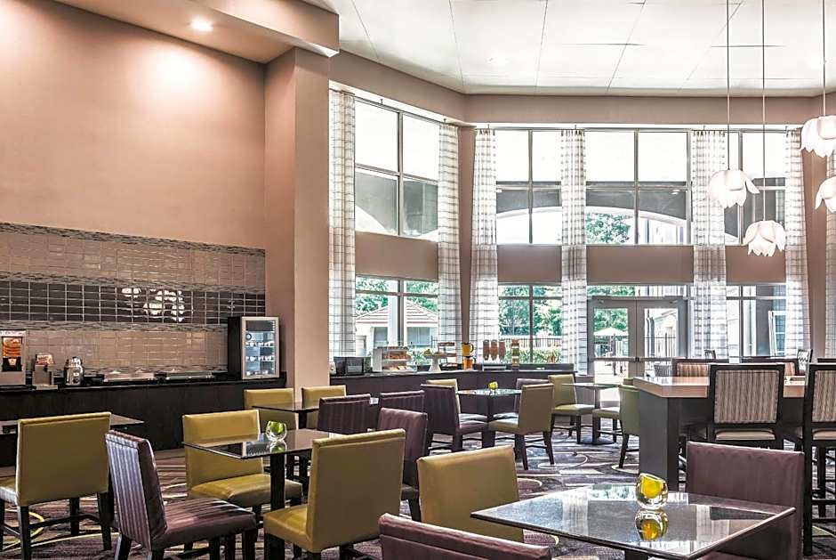 La Quinta Inn & Suites by Wyndham Atlanta Perimeter Medical Center