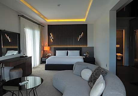 Deluxe Double Room with Bath