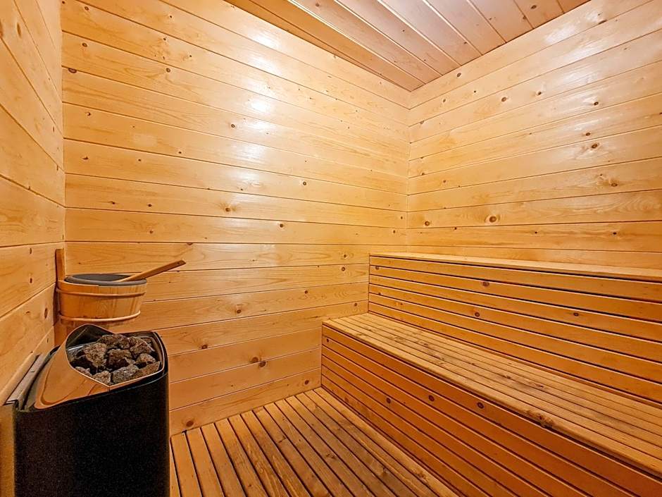 Casa d'Henrique Retreat Pool and Spa