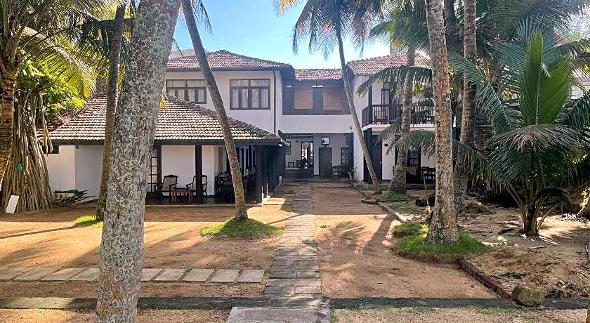 Curry Bowl Restaurant & Turtles Rest