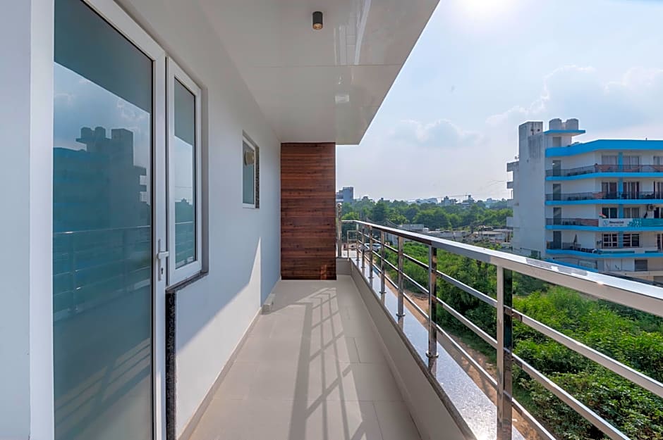 Wandr Hotel Medicity Gurugram, Near Medanta Hospital