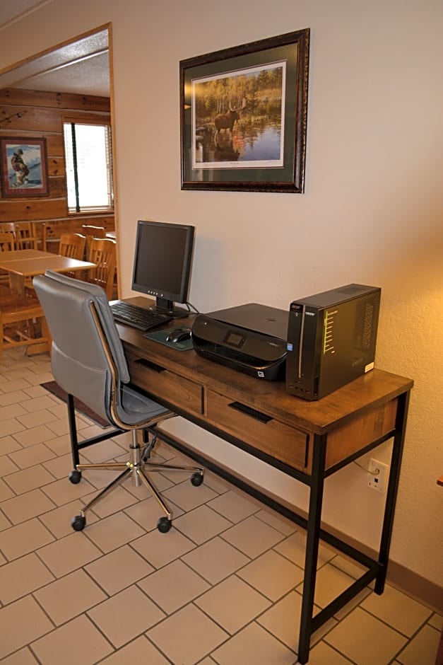 Super 8 by Wyndham Grand Rapids