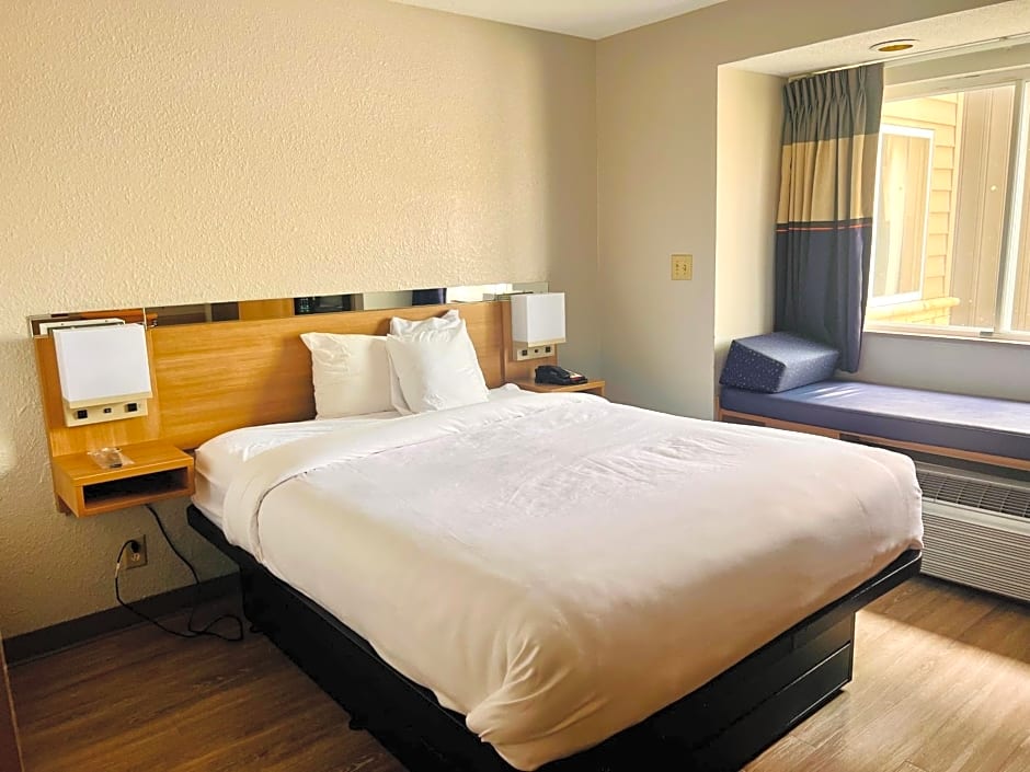 Microtel Inn & Suites by Wyndham Lexington