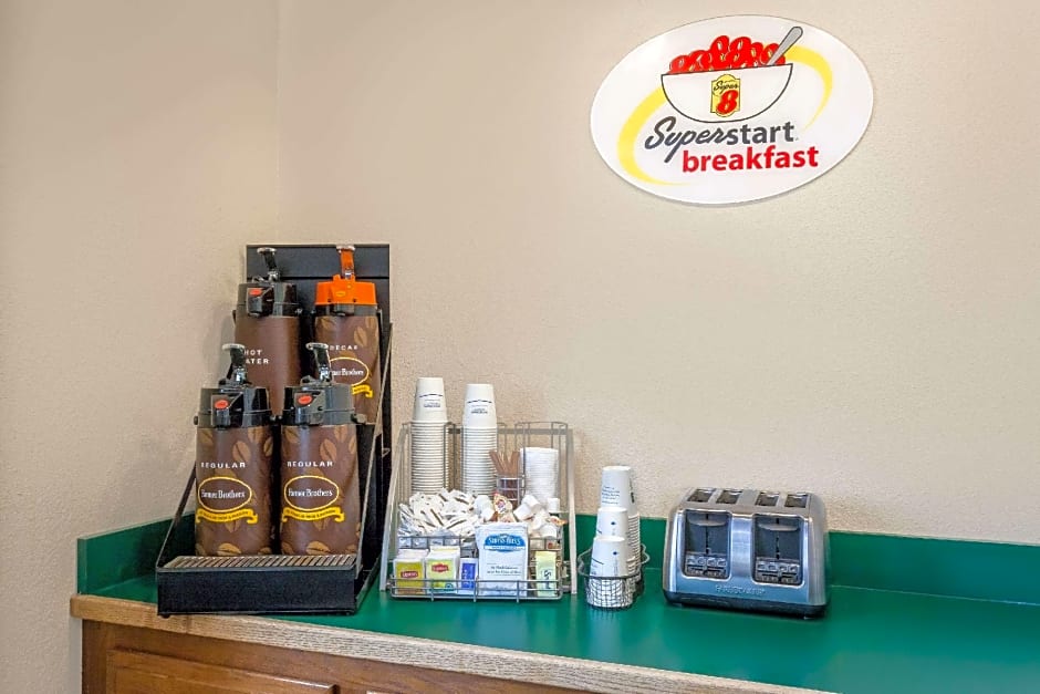 Super 8 by Wyndham Oneonta/Cooperstown