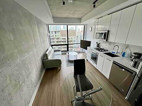 Stunning Open Layout Loft Apartment In Perfect Location