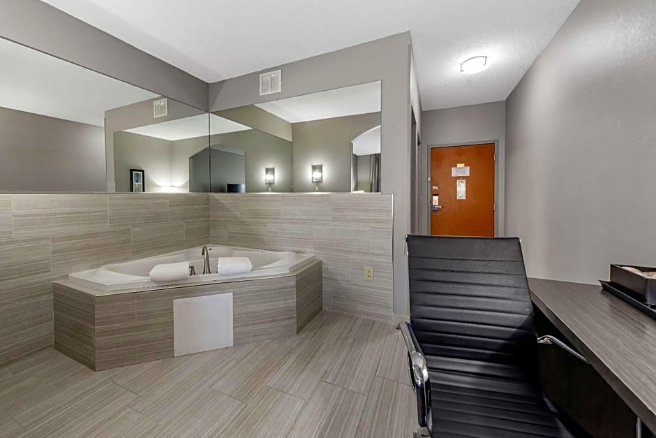 Comfort Inn and Suites Quail Springs