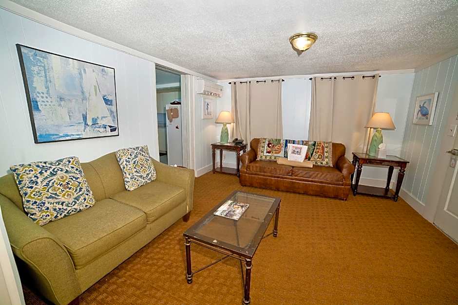 Georgianne Inn & Suites