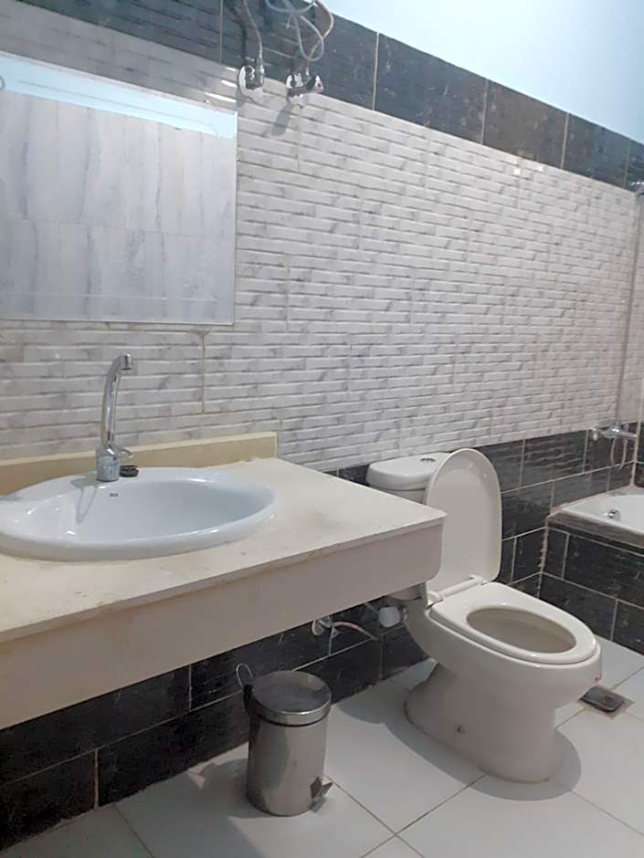 Nile Roof Hotel& Restaurant