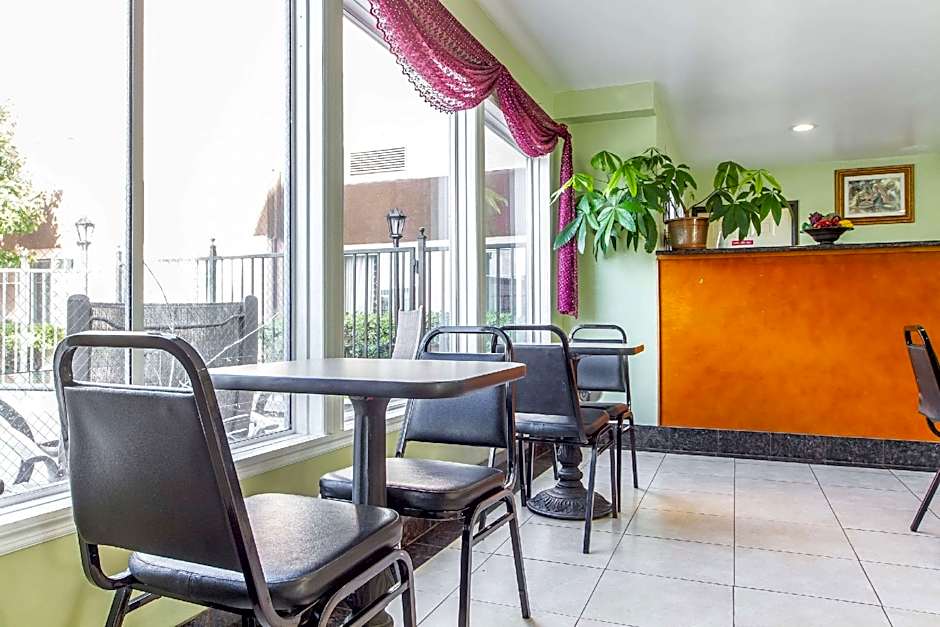 Rodeway Inn & Suites Hayward - Oakland South