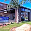 Studio 6 Suites Delano, CA