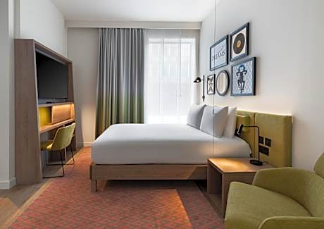 King Room - Mobility Accessible