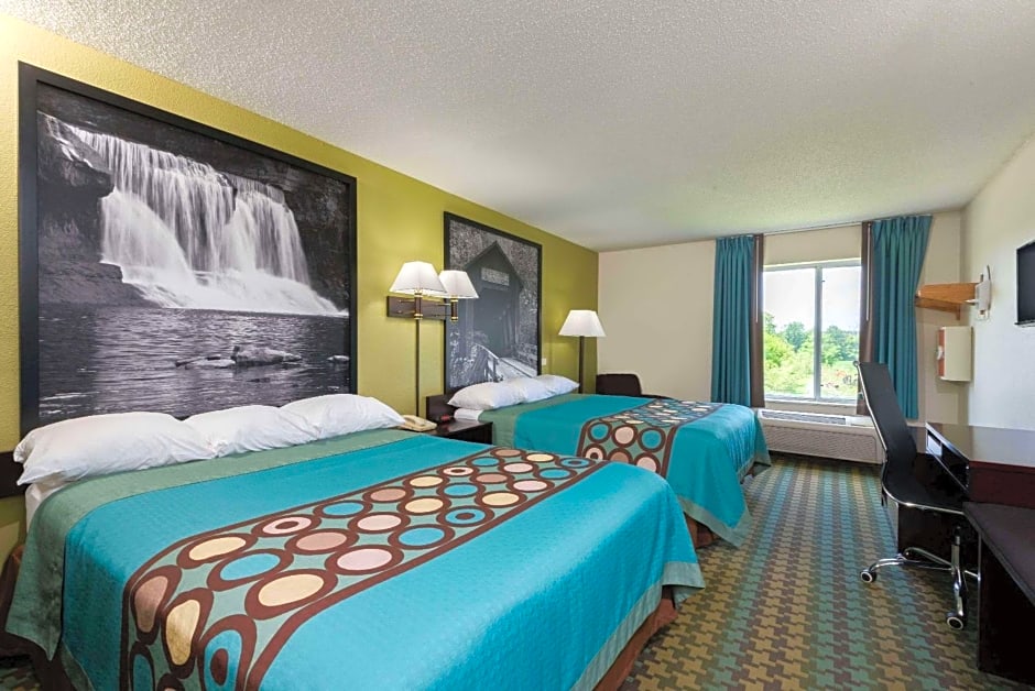 Super 8 by Wyndham Cloverdale IN