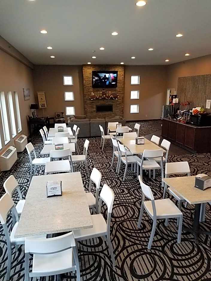 Okoboji Inn & Suites