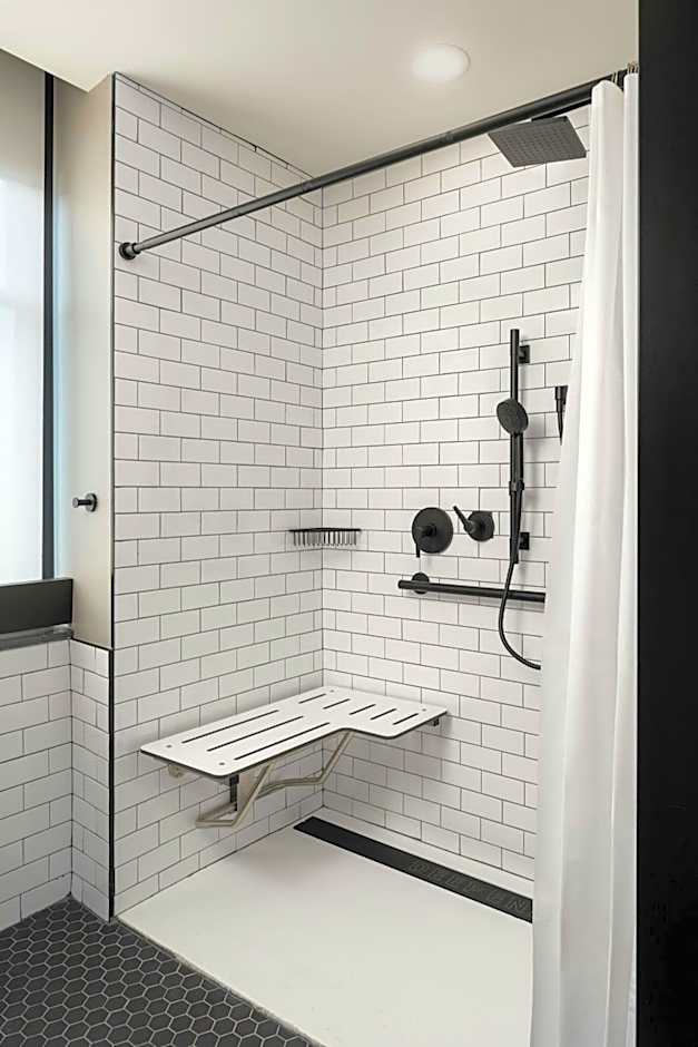 Moxy Columbia Downtown