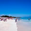 Aldea Thai by oceanfront