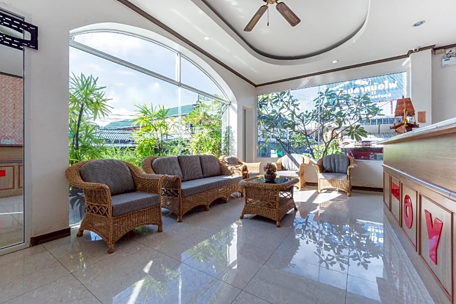 OYO 918 Kachapol Hotel