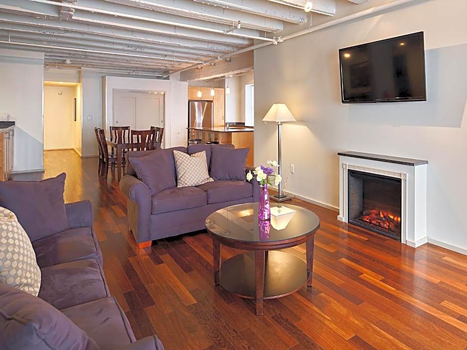 Grand Eastonian Suites Hotel