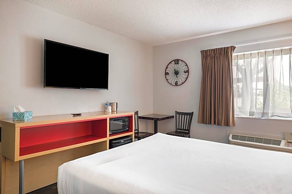 Red Lion Inn & Suites Ontario