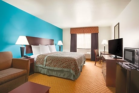 1 King Bed Non-Smoking