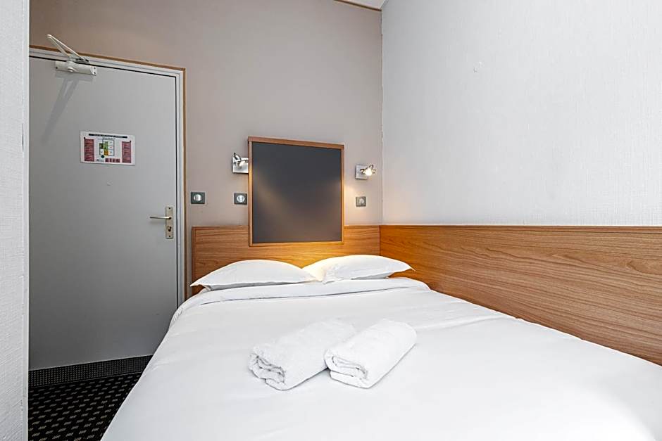 Modern Waikiki Hotel