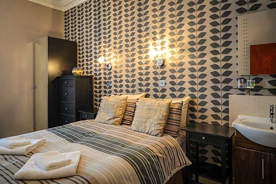 Tanes Hotel