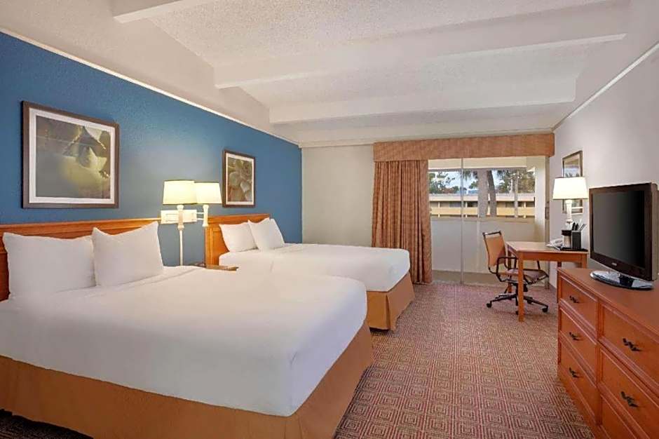 Baymont by Wyndham Intl Speedway/I-95/Daytona Beach