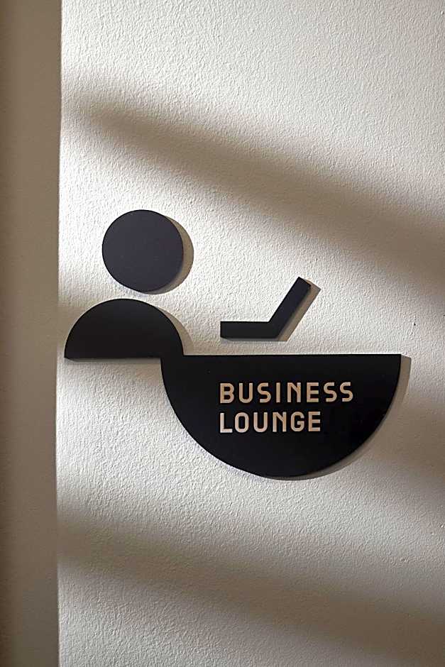 The ICON Hotel & Lounge