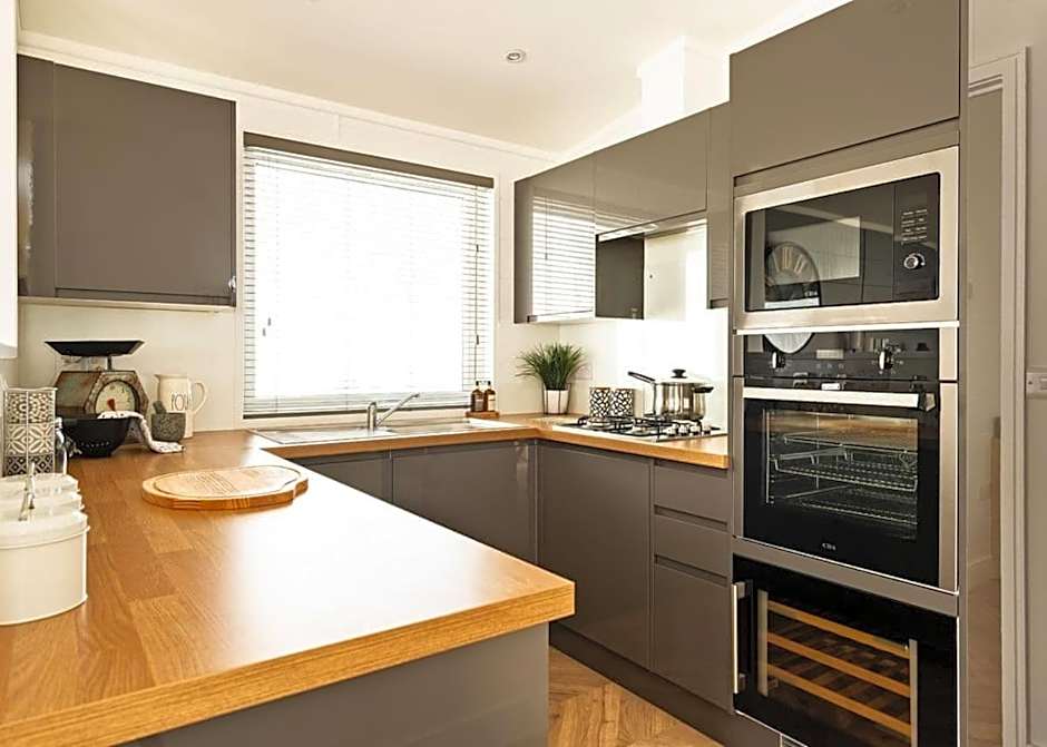 Midsomer Lodges