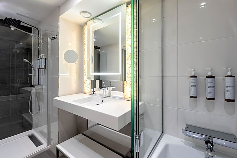 AC Hotel by Marriott Paris Porte Maillot