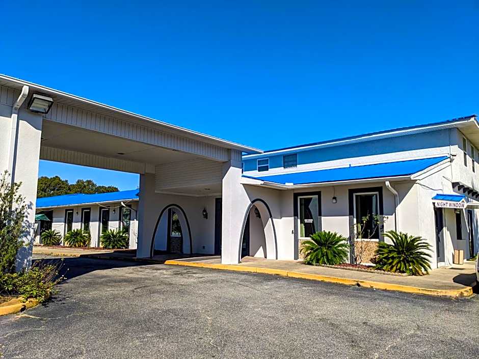 Garden Inn & Suites