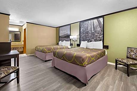 Queen Room with Two Queen Beds - Non-Smoking