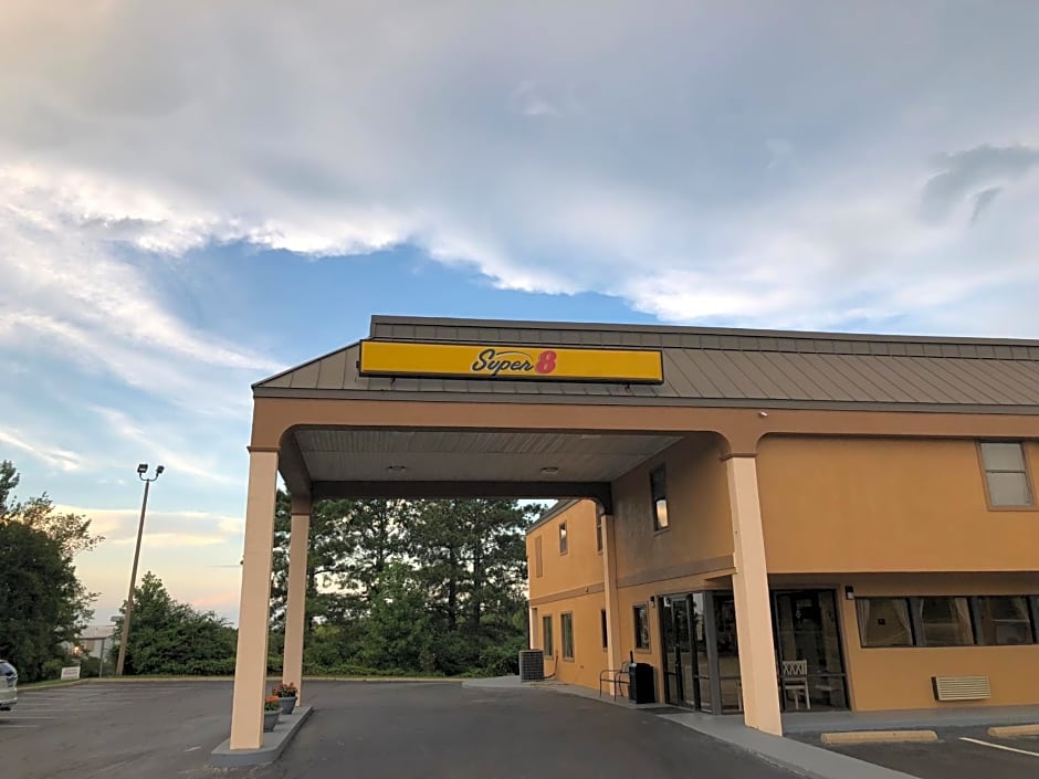 Super 8 by Wyndham Richburg/Chester Area