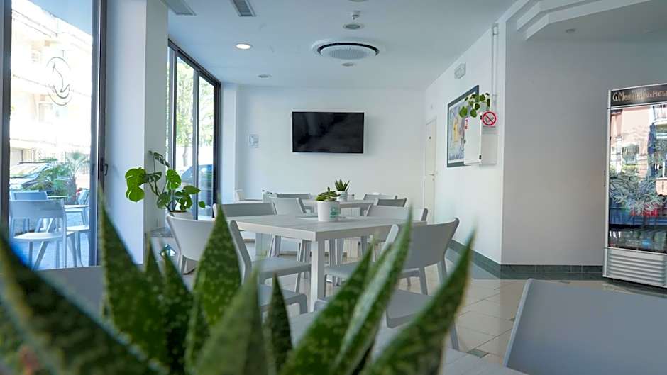 Lively Hotel