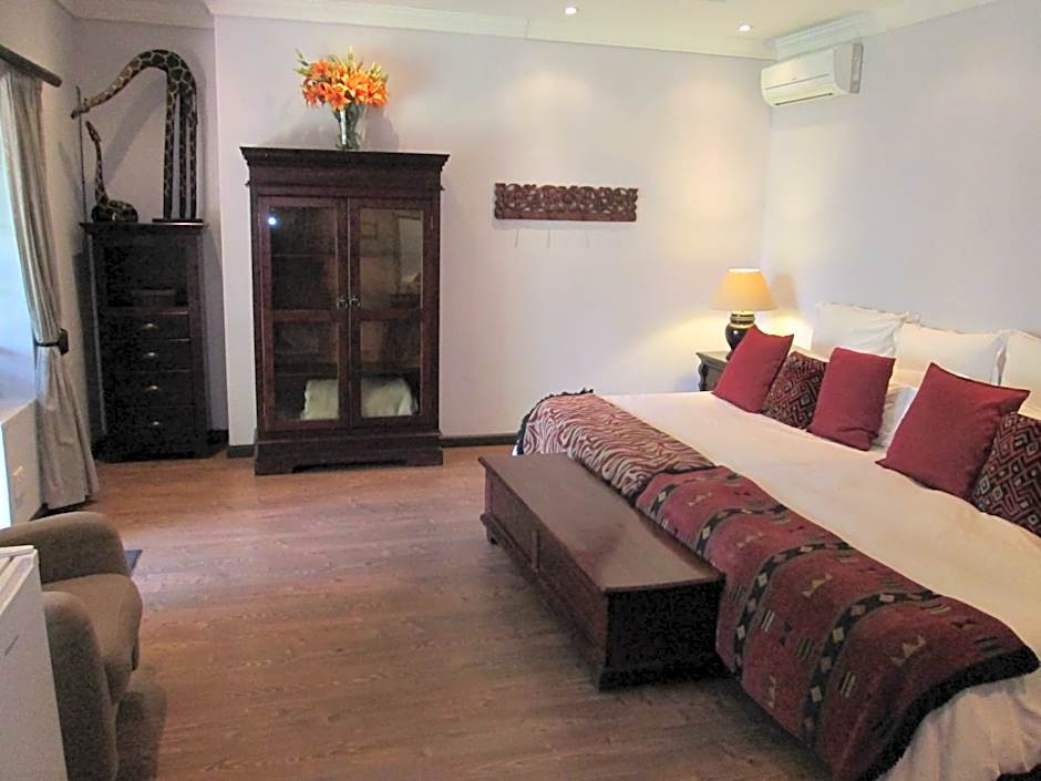 Tuskers Bush Lodge B&B