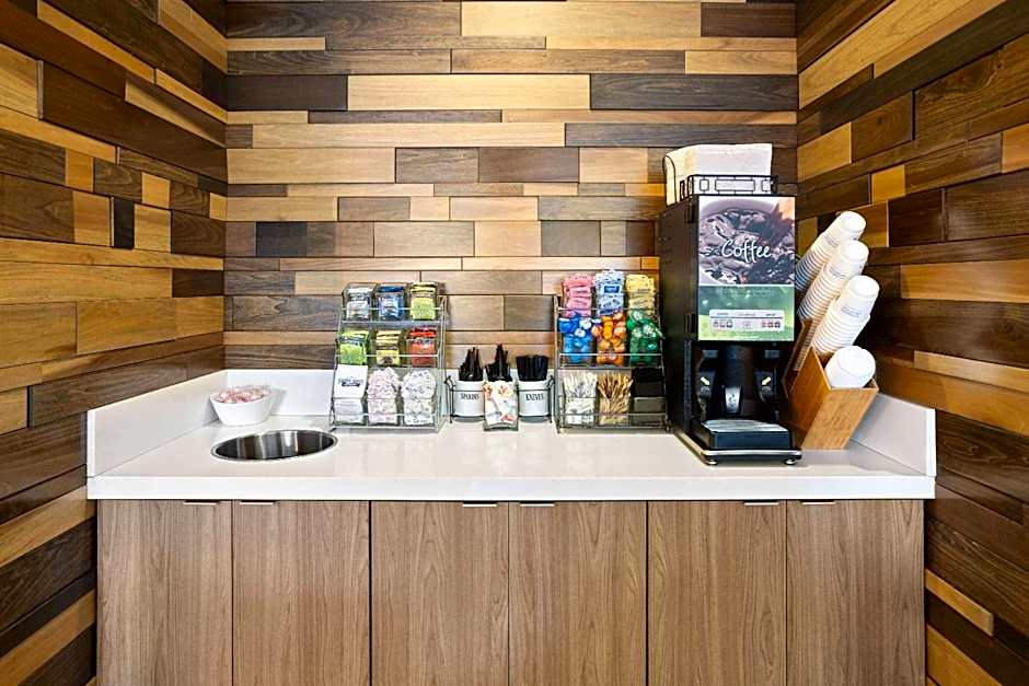 La Quinta Inn & Suites by Wyndham Atlanta Airport North