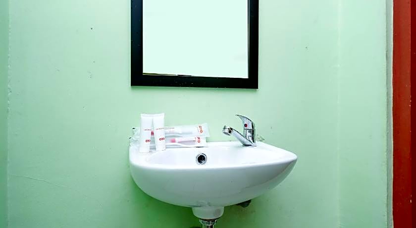 OYO 1808 New Bandungan Indah