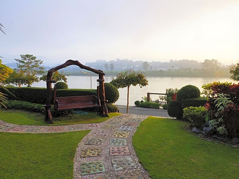 Namkhong Riverside Hotel